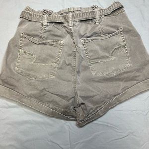 American Eagle Super Stretch Short Size 4